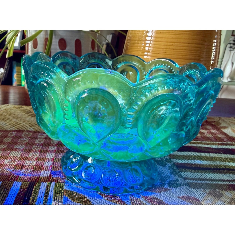 L.E. Smith Moon and Star Glass Bowl: Turquoise Pressed Glass, UV Glow - Picture 5 of 5